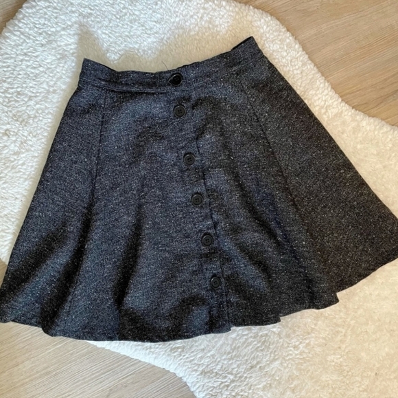 Brandy Melville Preppy Grey Skater Skirt - Picture 2 of 8
